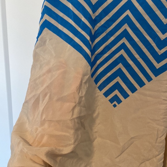 Cream and Blue silk striped tank. French Connection sz xs 6 - Picture 5 of 5